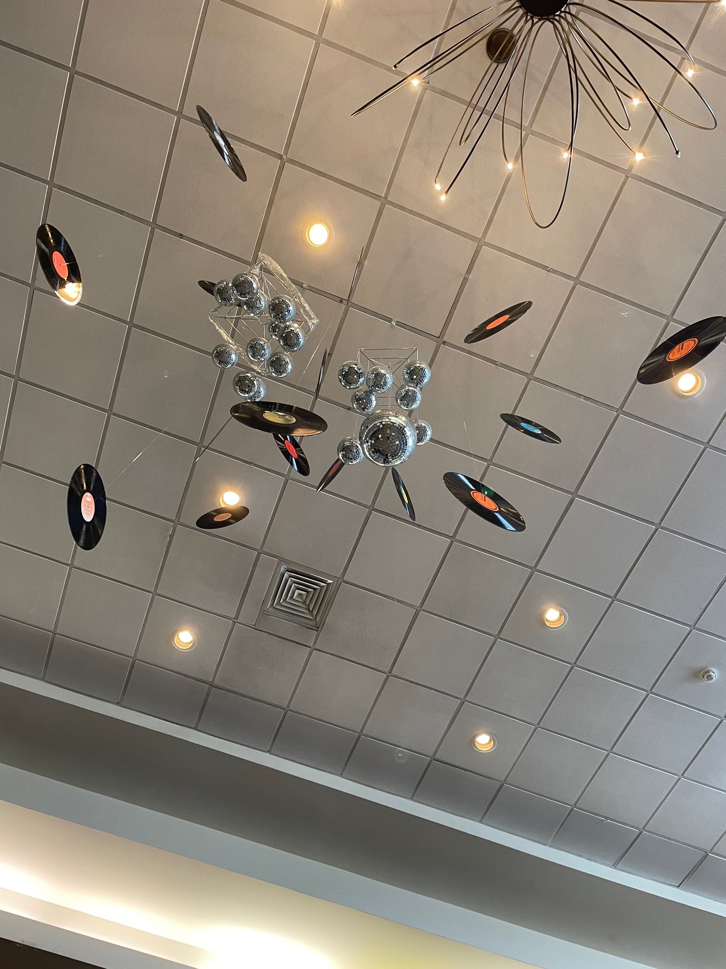 Suspensions pour plafond