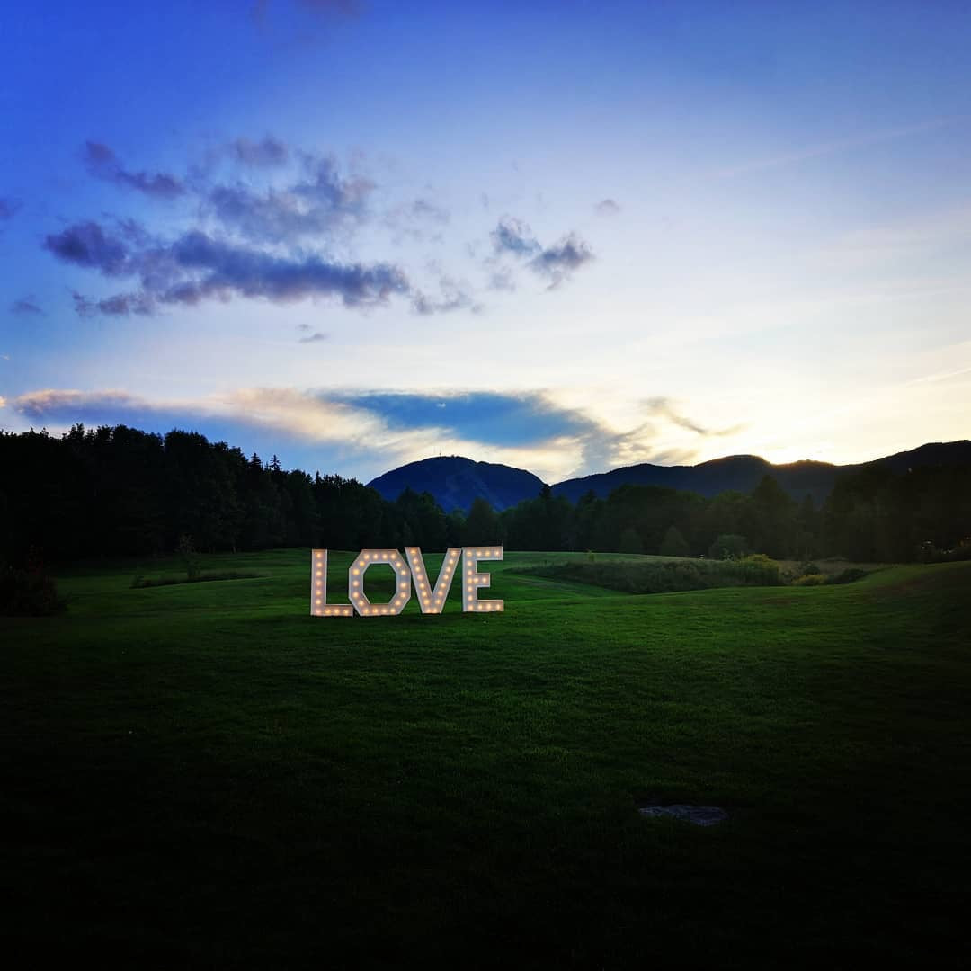 Lettres LOVE en bois