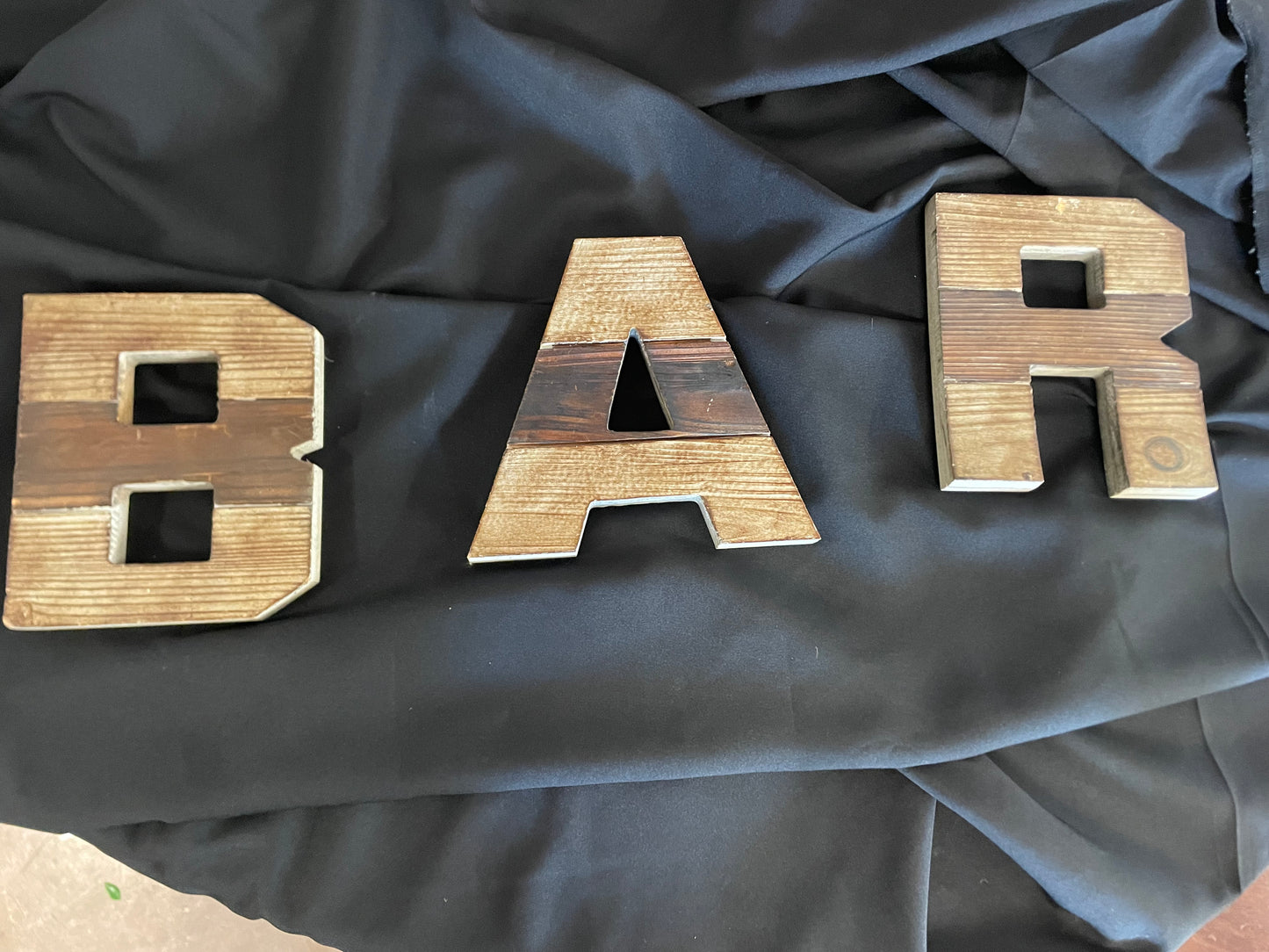 Lettres “BAR”