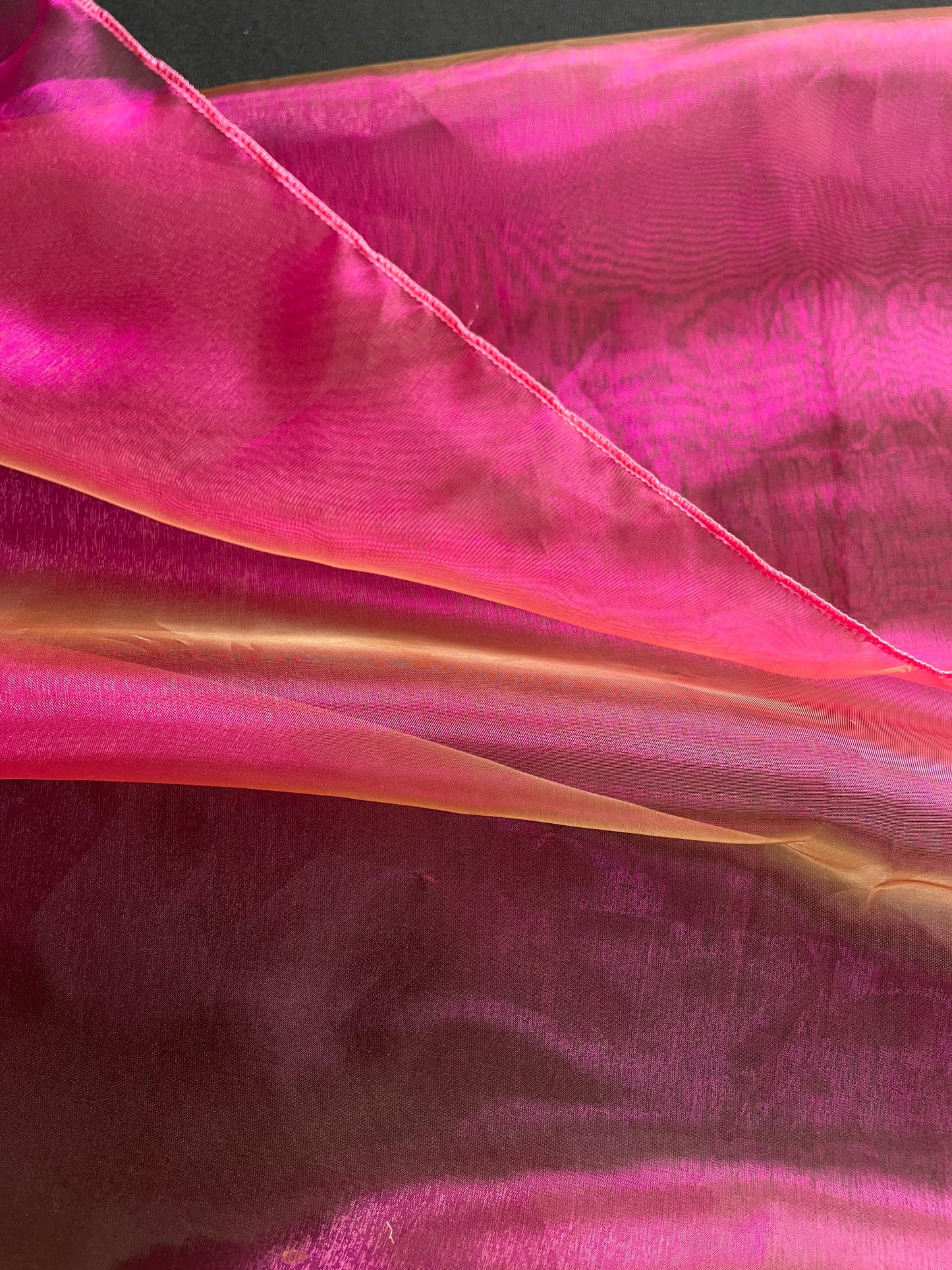 Sur-Nappe - Fushia (Organza)
